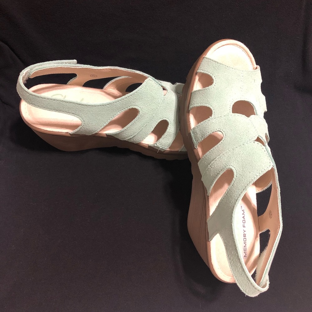 Skechers turquoise green wedge sandals size 6.5